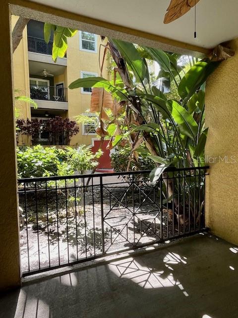 Listing photo id 25 for 1810 Palm Avenue 2104