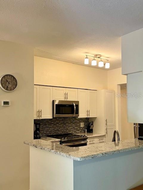 Listing photo id 26 for 1810 Palm Avenue 2104
