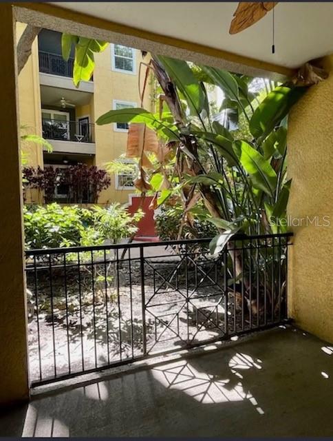 Listing photo id 28 for 1810 Palm Avenue 2104