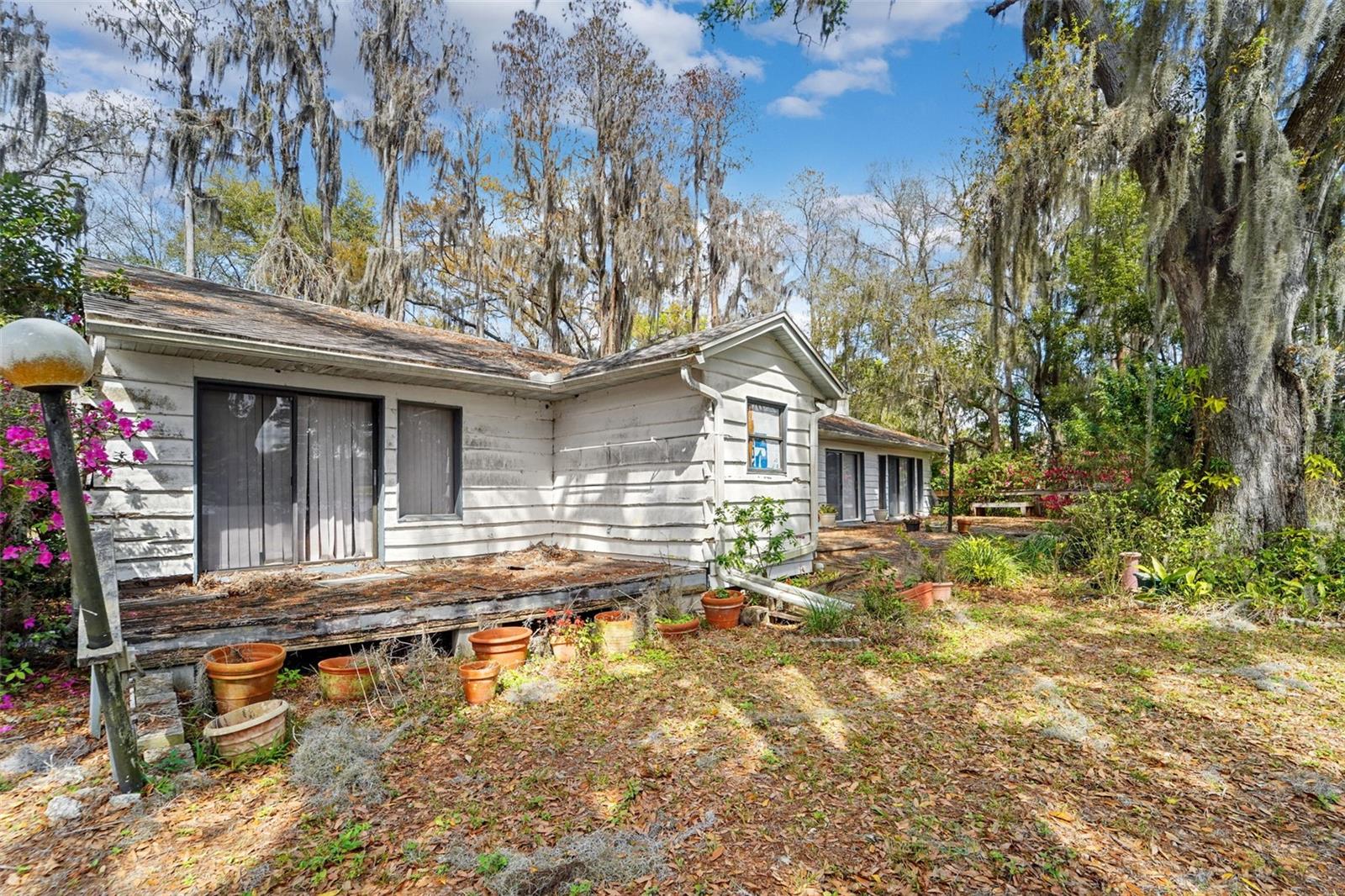 Image 33 of 37 For 18709 Wayne Road