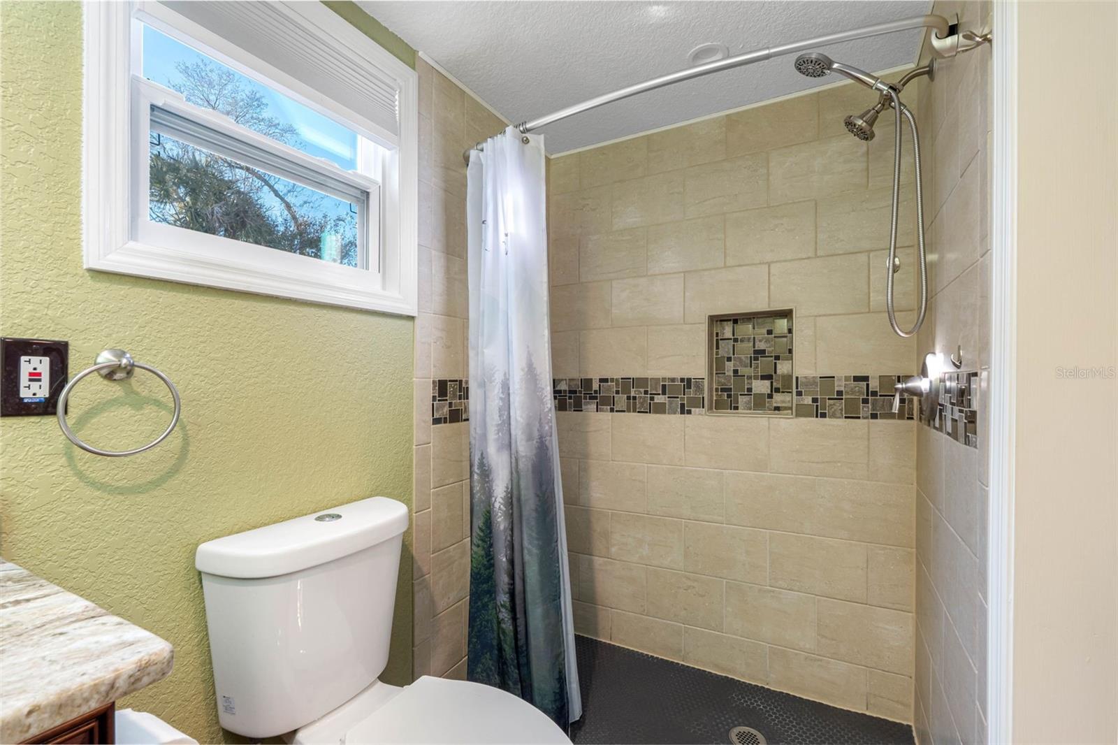 Image 27 of 43 For 11491 118th Place