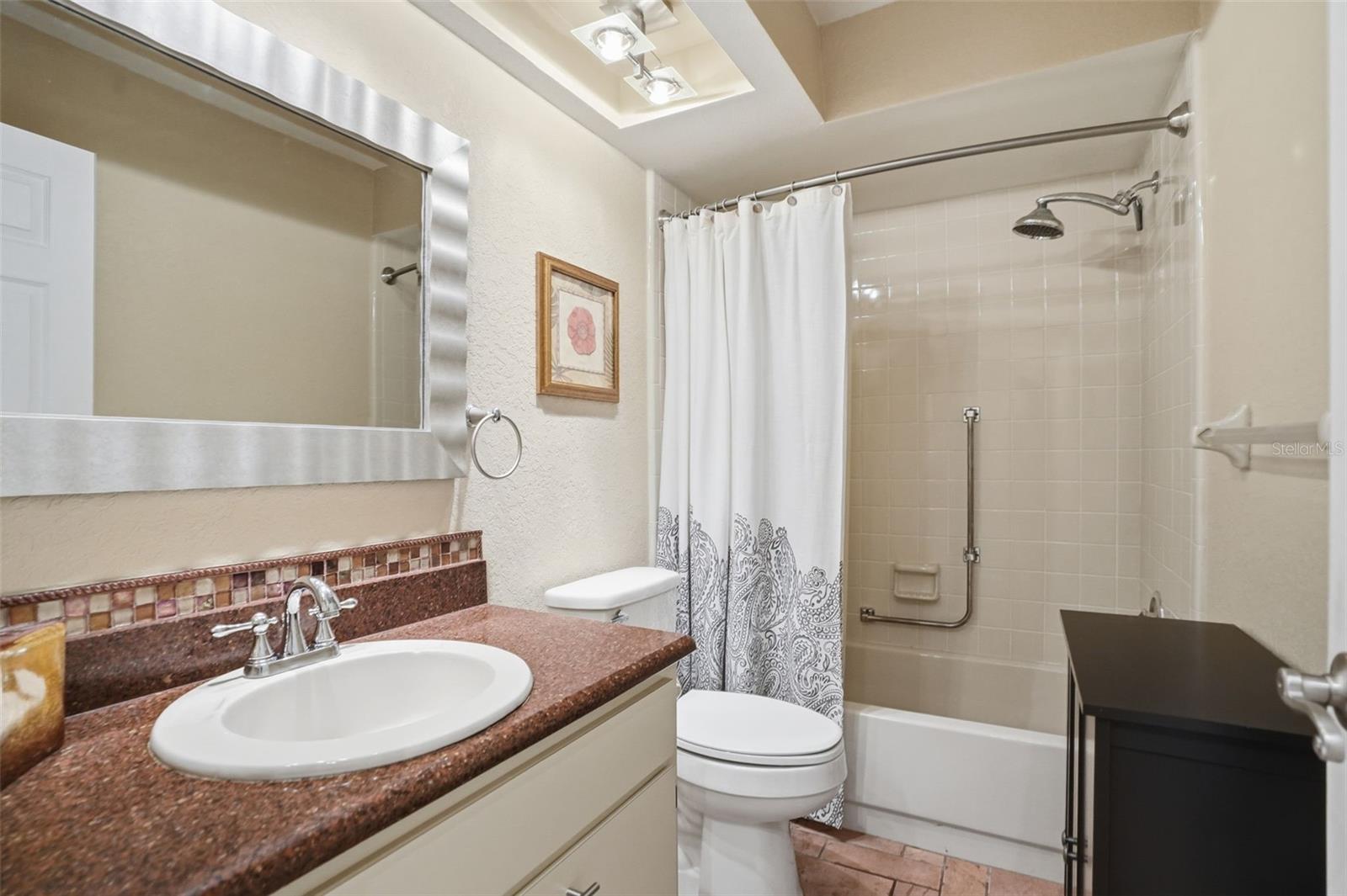 Image 17 of 38 For 2658 Royal Ridge Drive