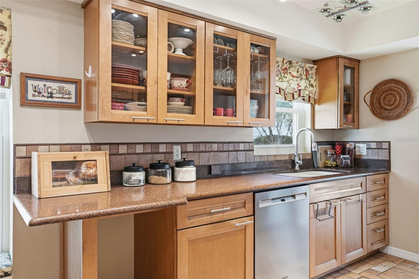 Image 5 of 38 For 2658 Royal Ridge Drive