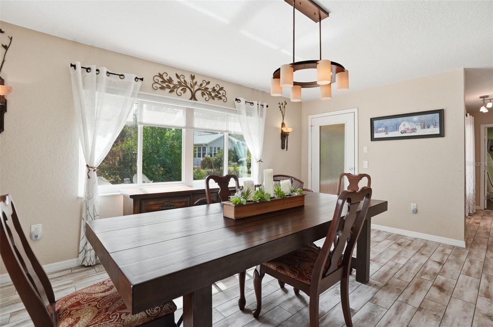 Image 8 of 38 For 2658 Royal Ridge Drive