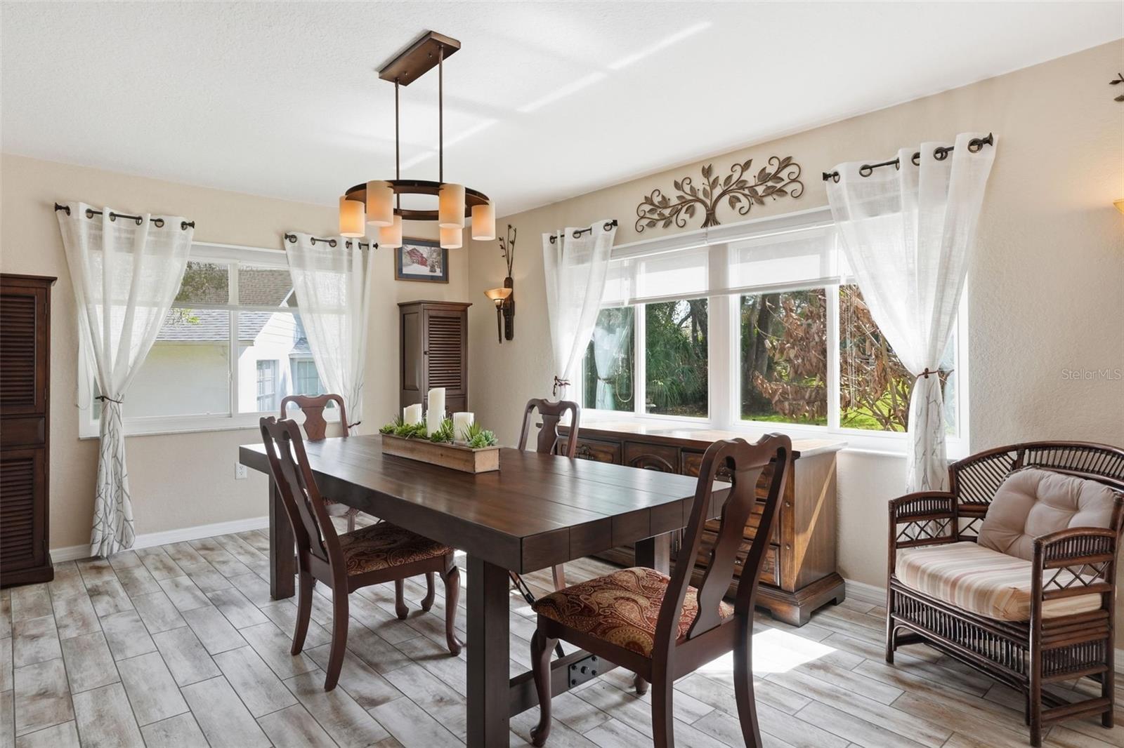 Image 9 of 38 For 2658 Royal Ridge Drive