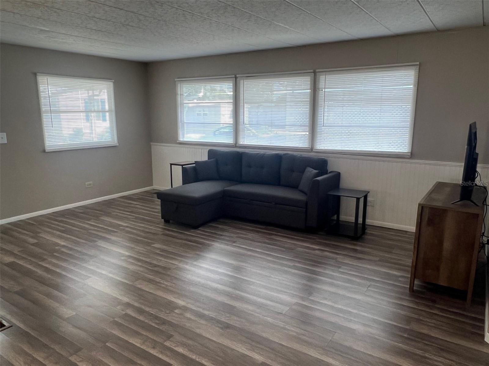 Image 12 of 29 For 66 Thatch Palm Street W