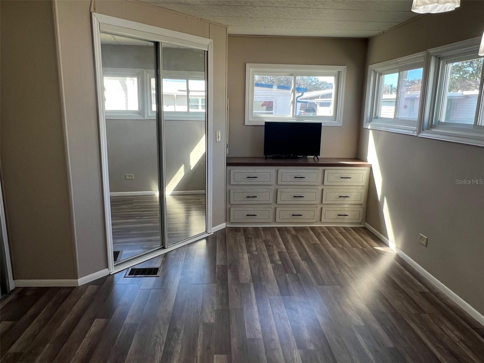 Image 16 of 29 For 66 Thatch Palm Street W