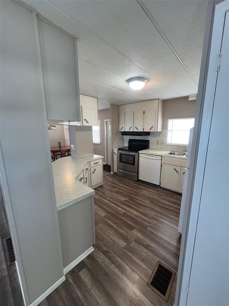 Image 6 of 29 For 66 Thatch Palm Street W