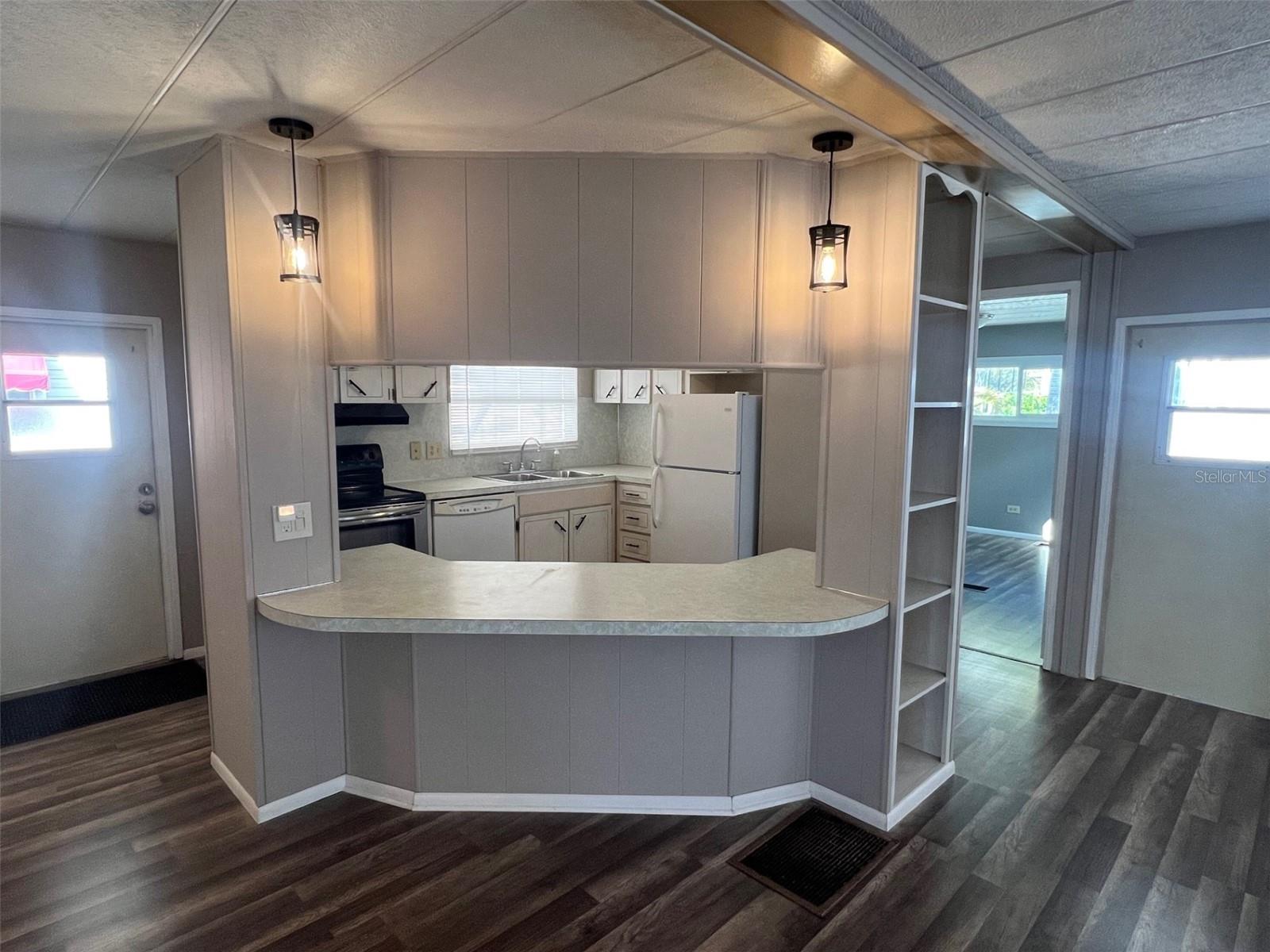 Image 8 of 29 For 66 Thatch Palm Street W