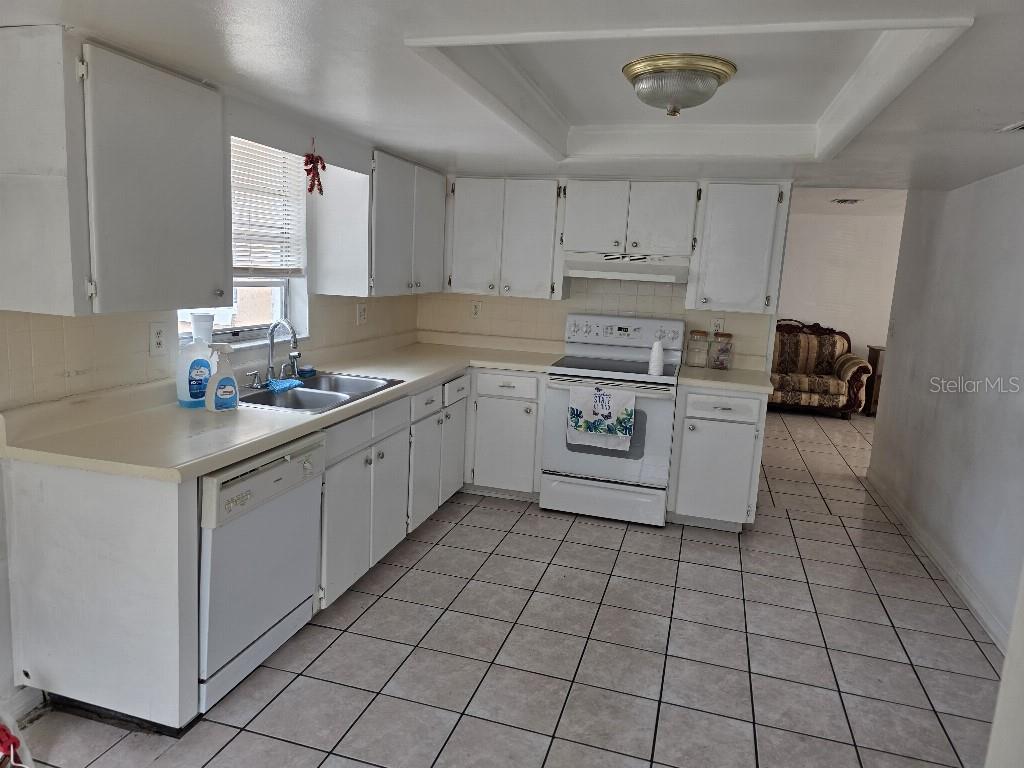 Image 11 of 26 For 7621 Ilex Drive