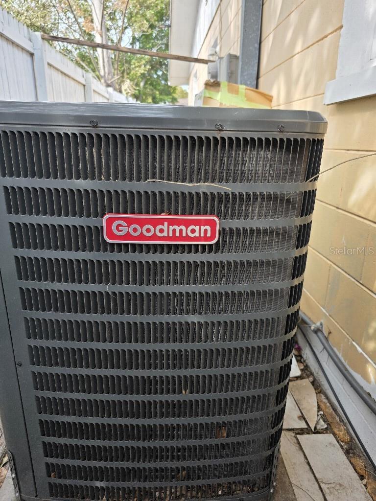 Image 7 of 26 For 7621 Ilex Drive