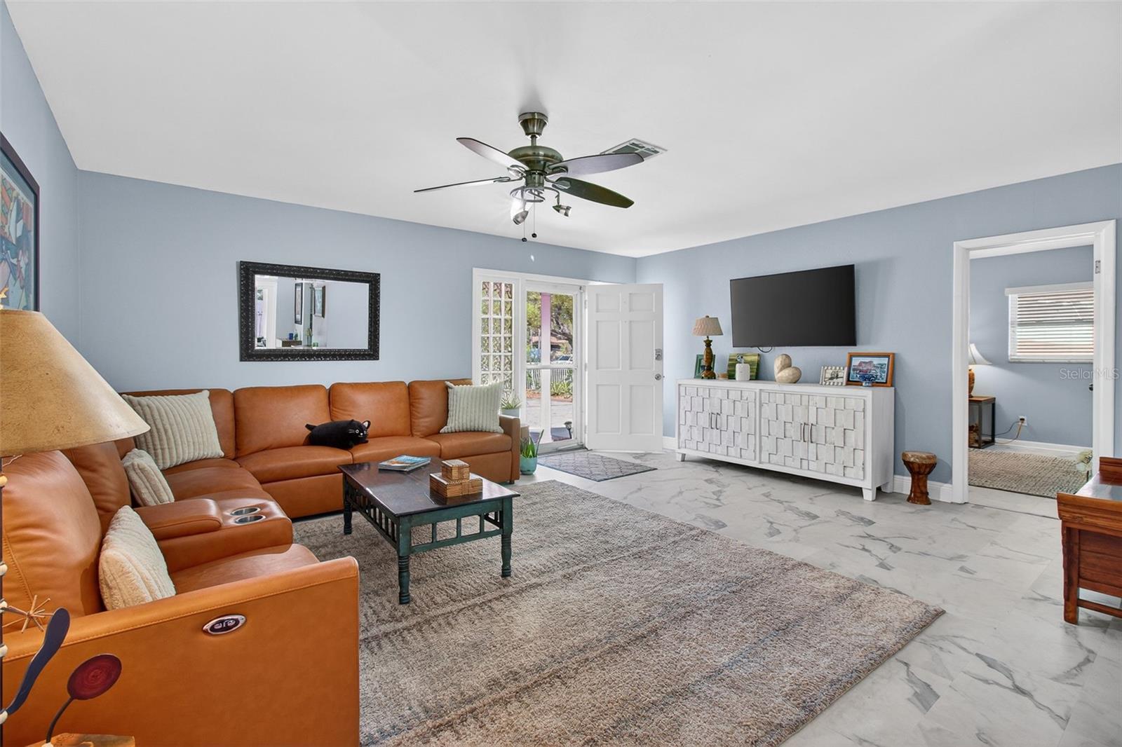 Image 4 of 29 For 5723 1st Street Ne