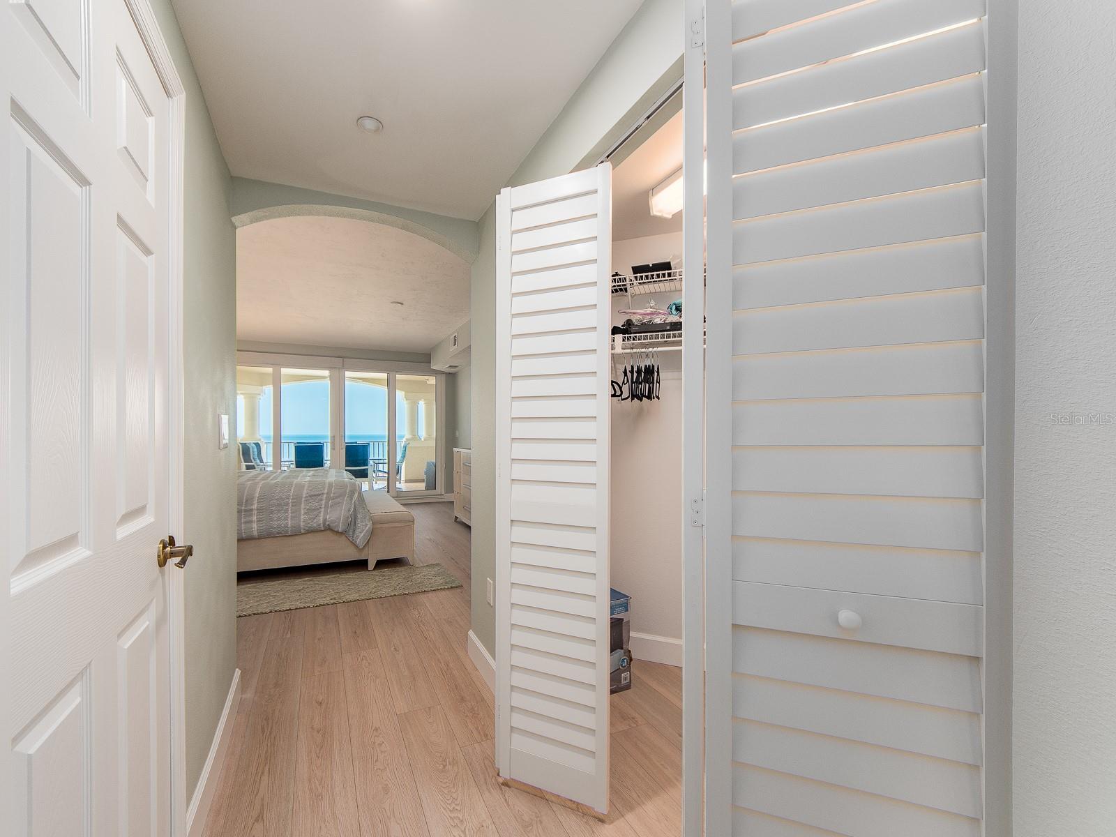 Image 24 of 57 For 1370 Gulf Boulevard 402