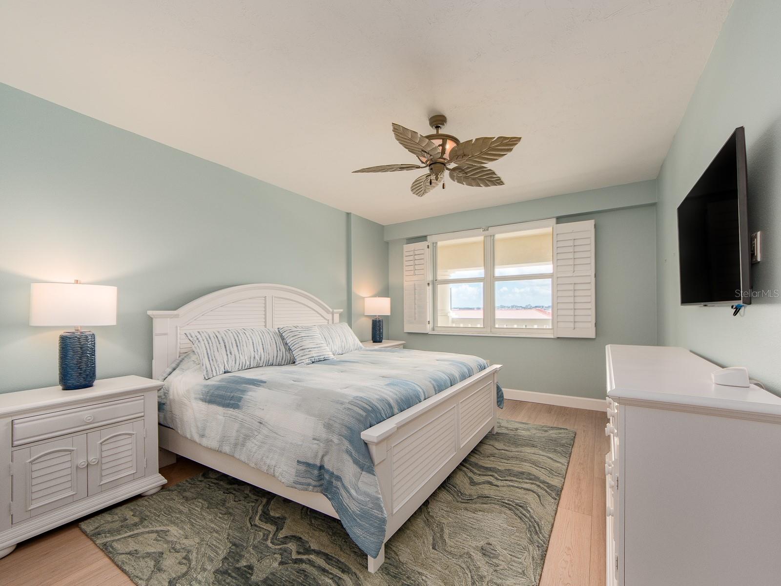 Image 28 of 57 For 1370 Gulf Boulevard 402