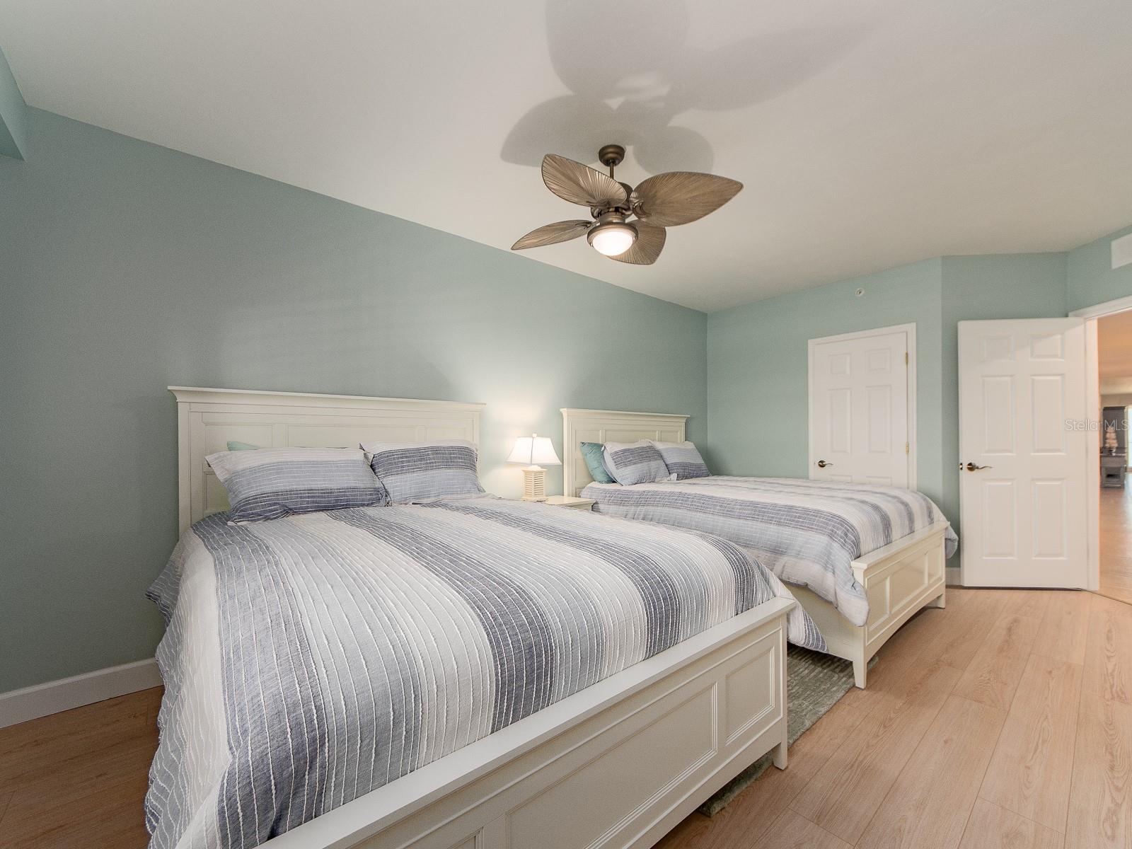 Image 36 of 57 For 1370 Gulf Boulevard 402