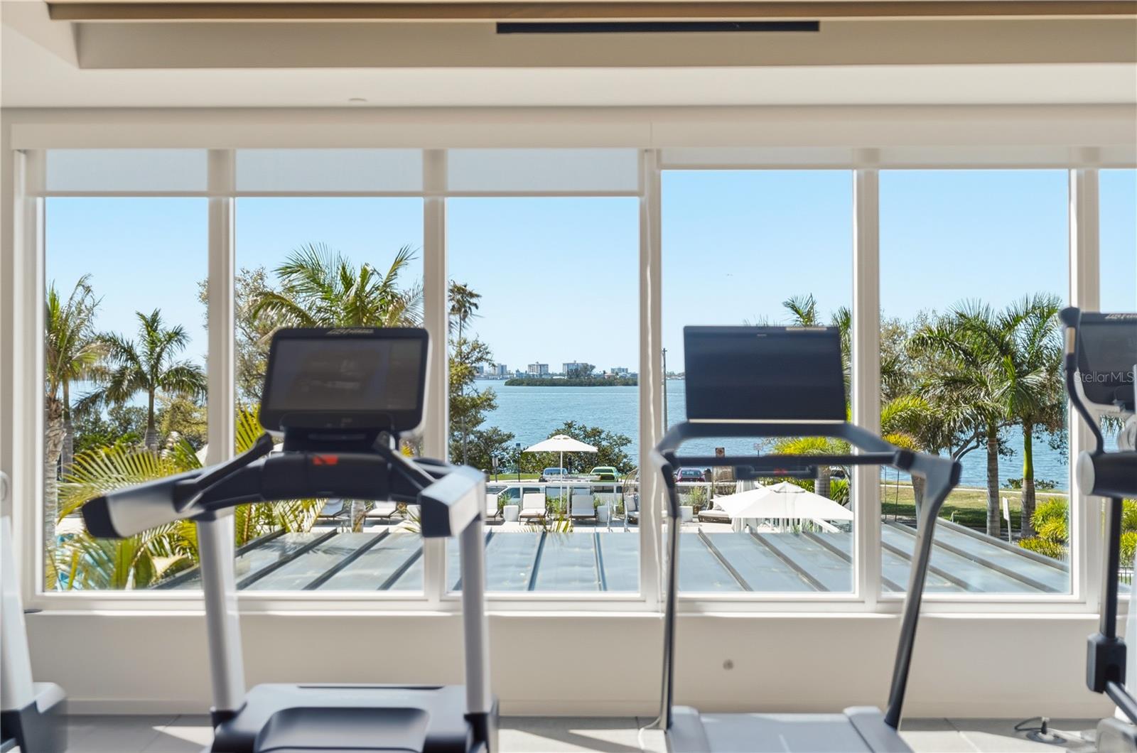 Image 26 of 37 For 1020 Sunset Point Road 505