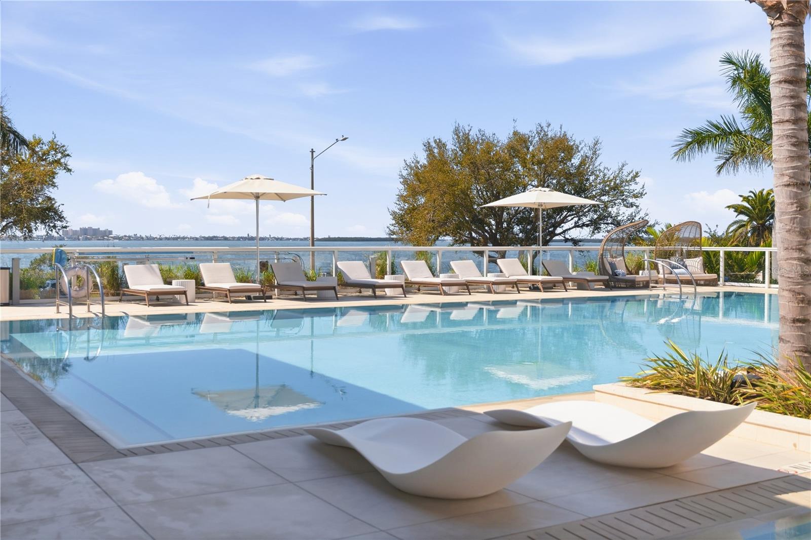 Image 27 of 37 For 1020 Sunset Point Road 505