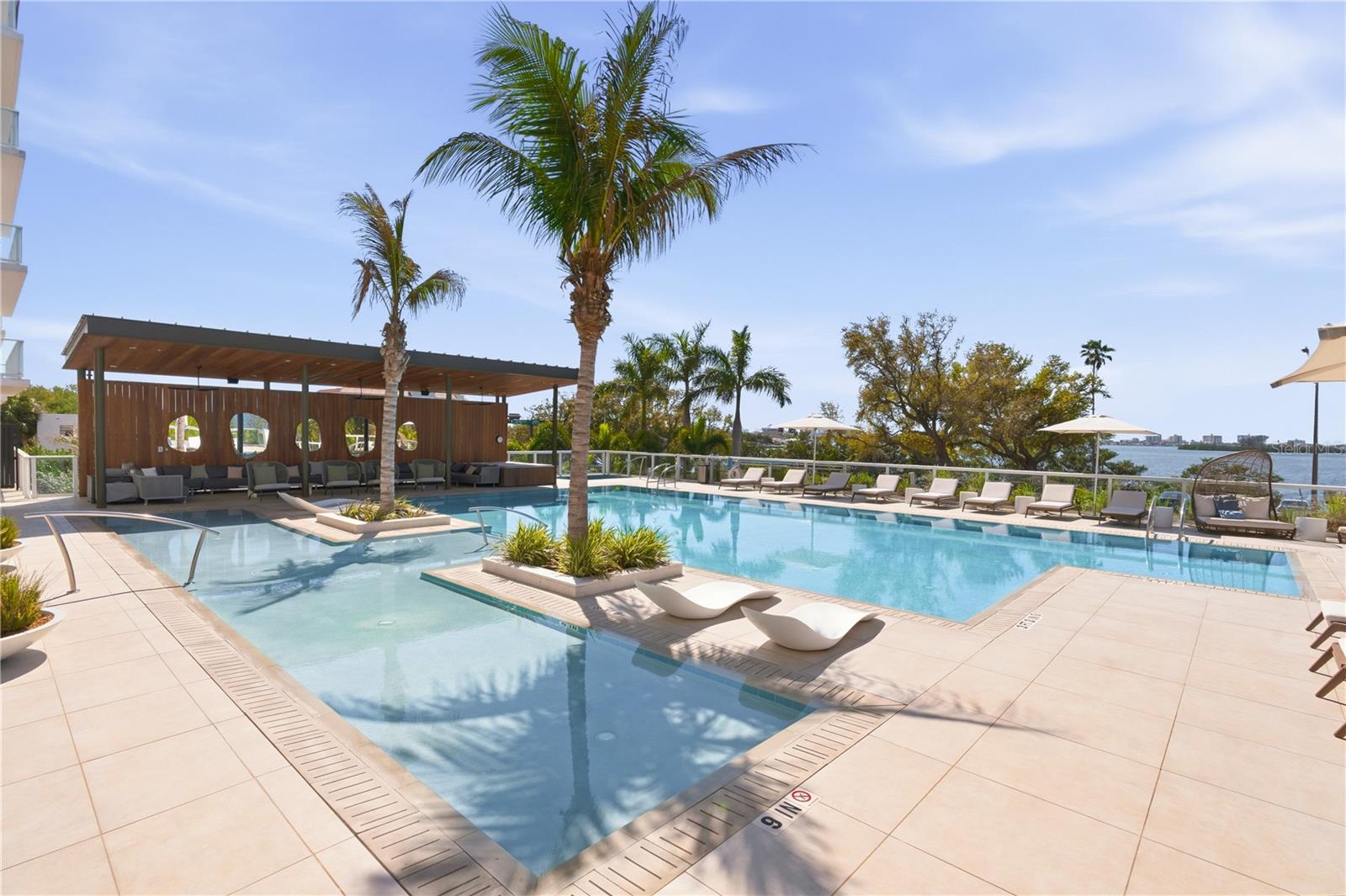 Image 28 of 37 For 1020 Sunset Point Road 505