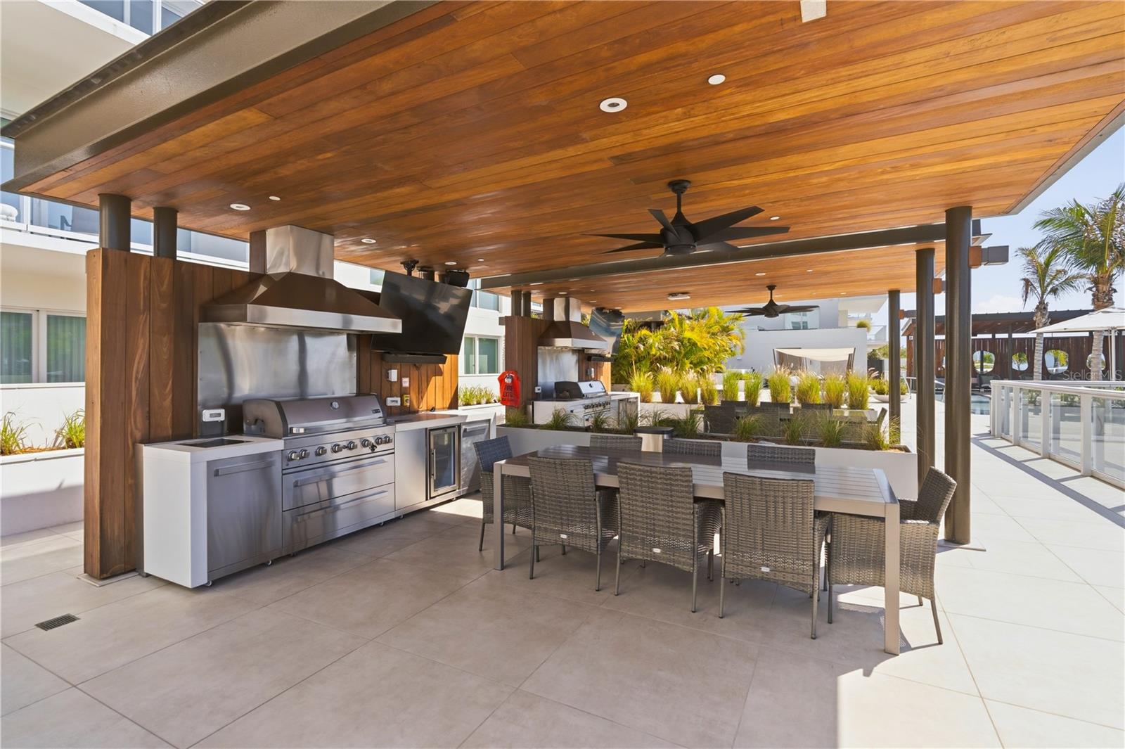 Image 31 of 37 For 1020 Sunset Point Road 505