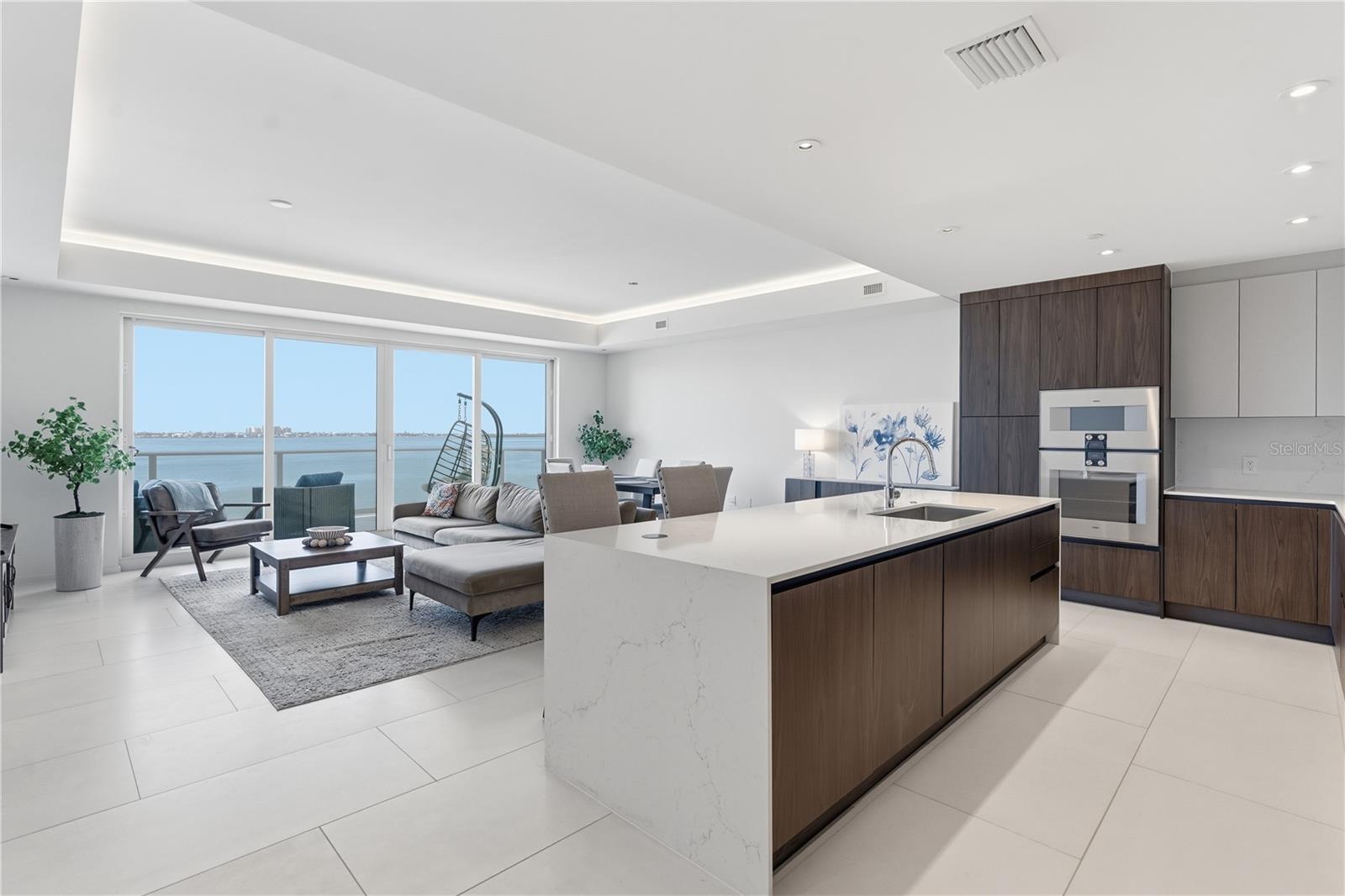 Image 6 of 37 For 1020 Sunset Point Road 505