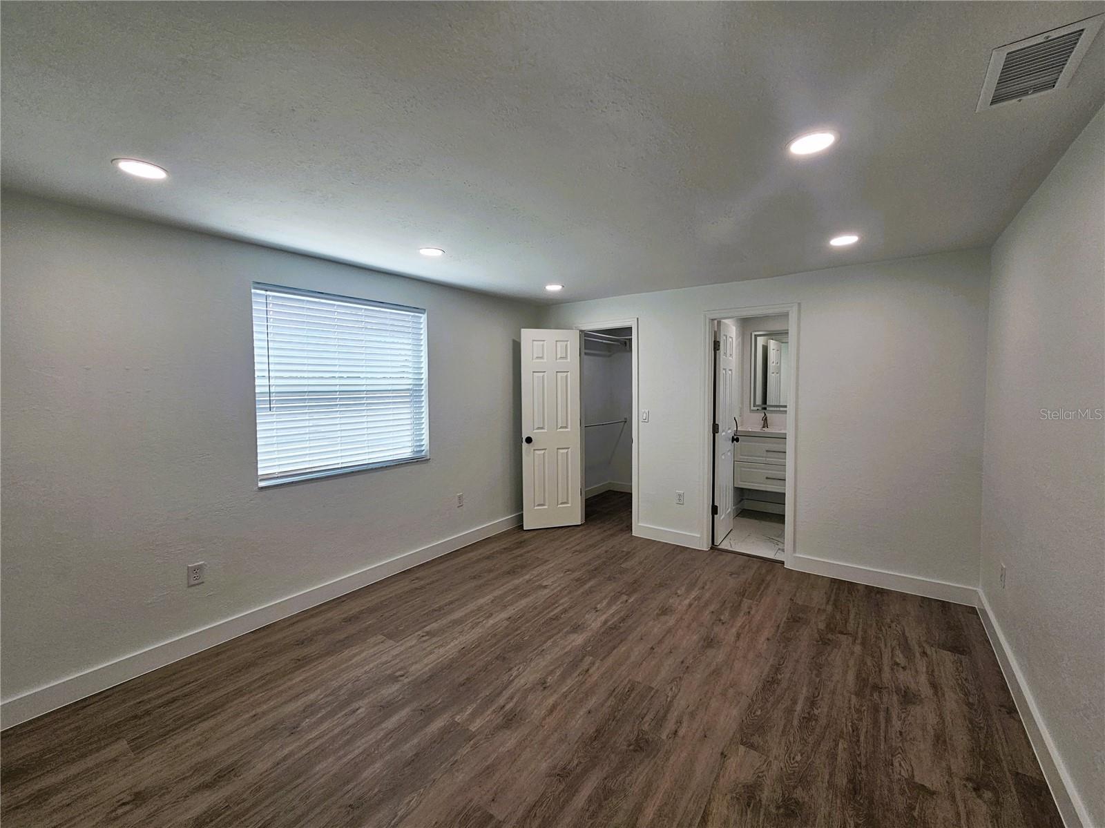 Image 18 of 34 For 12218 Shadow Ridge Boulevard