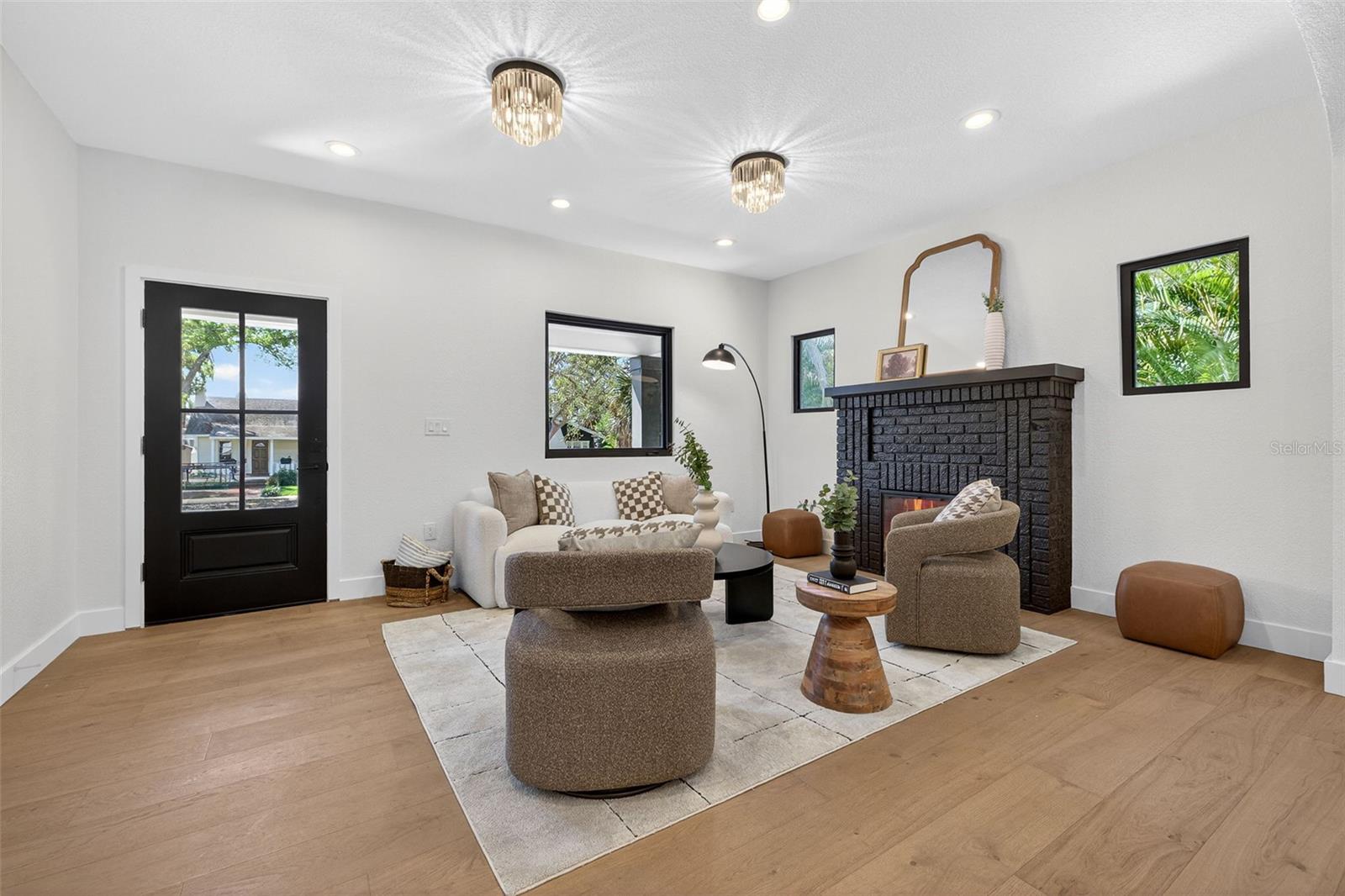 Image 15 of 68 For 159 17th Avenue N