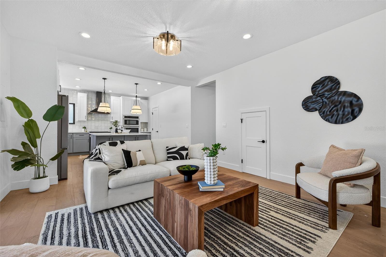 Image 19 of 68 For 159 17th Avenue N