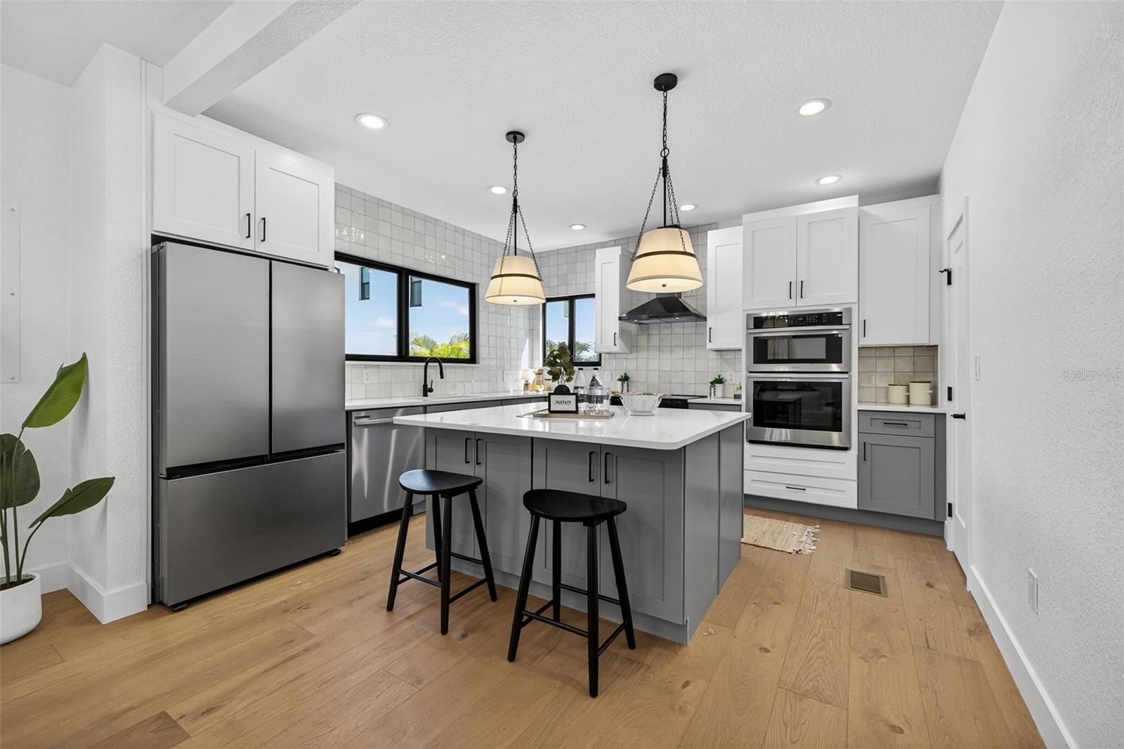 Image 21 of 68 For 159 17th Avenue N