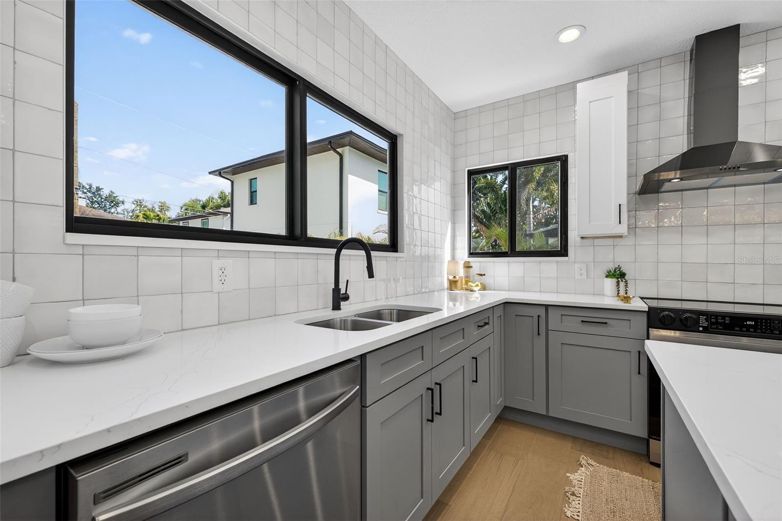 Image 24 of 68 For 159 17th Avenue N