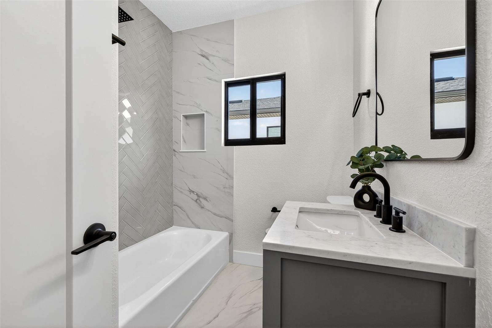 Image 34 of 68 For 159 17th Avenue N