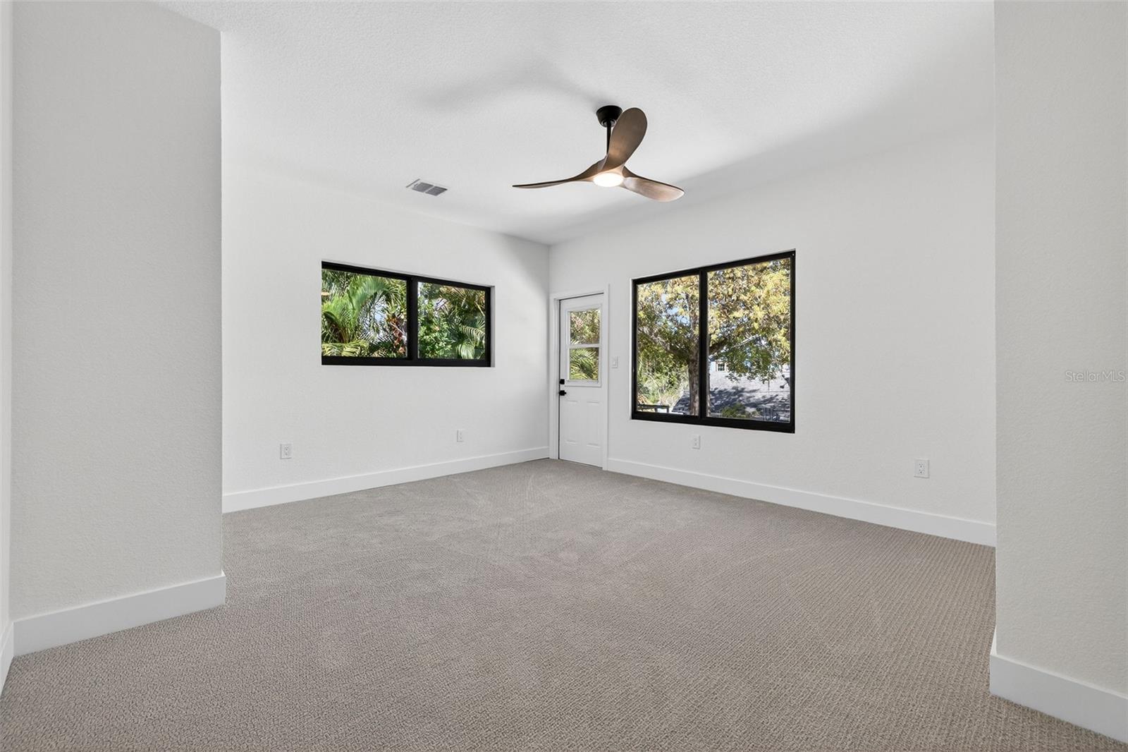 Image 47 of 68 For 159 17th Avenue N