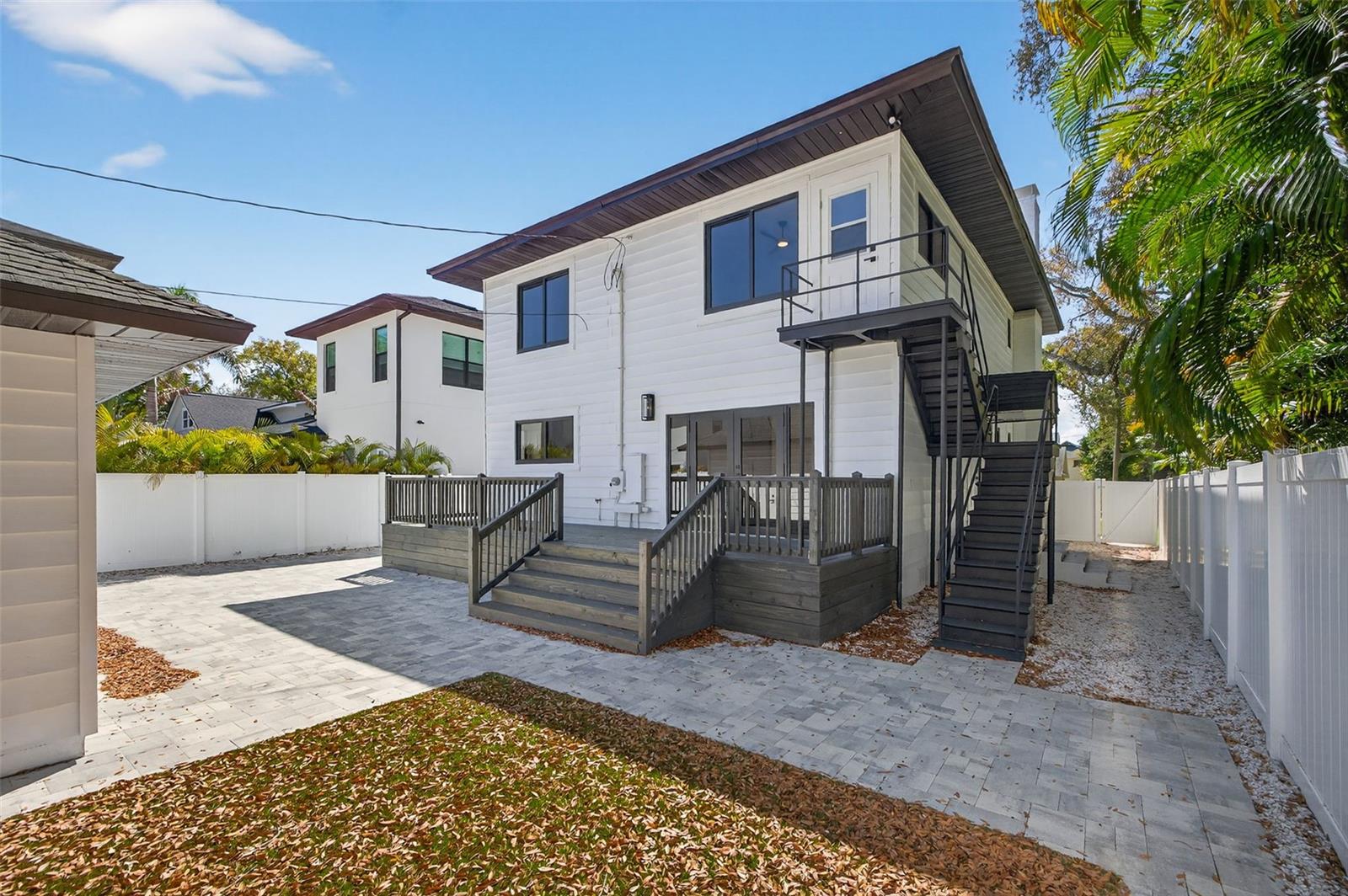 Image 57 of 68 For 159 17th Avenue N