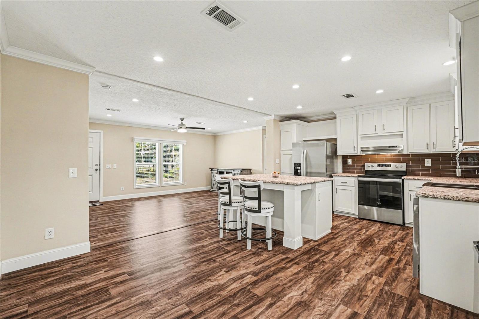 Image 11 of 27 For 12713 Darren Place