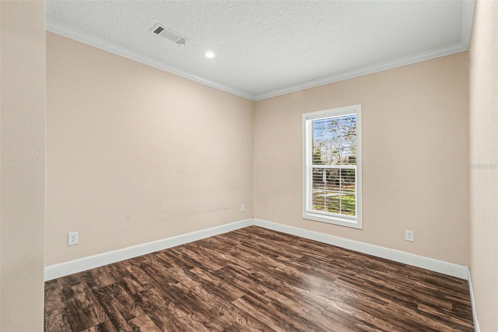 Image 19 of 27 For 12713 Darren Place