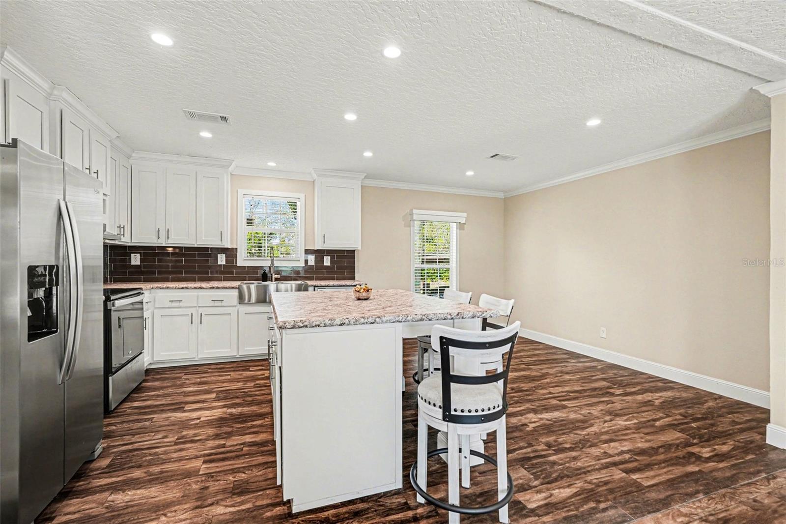 Image 7 of 27 For 12713 Darren Place