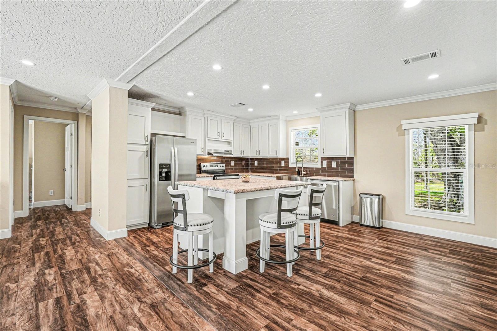 Image 8 of 27 For 12713 Darren Place