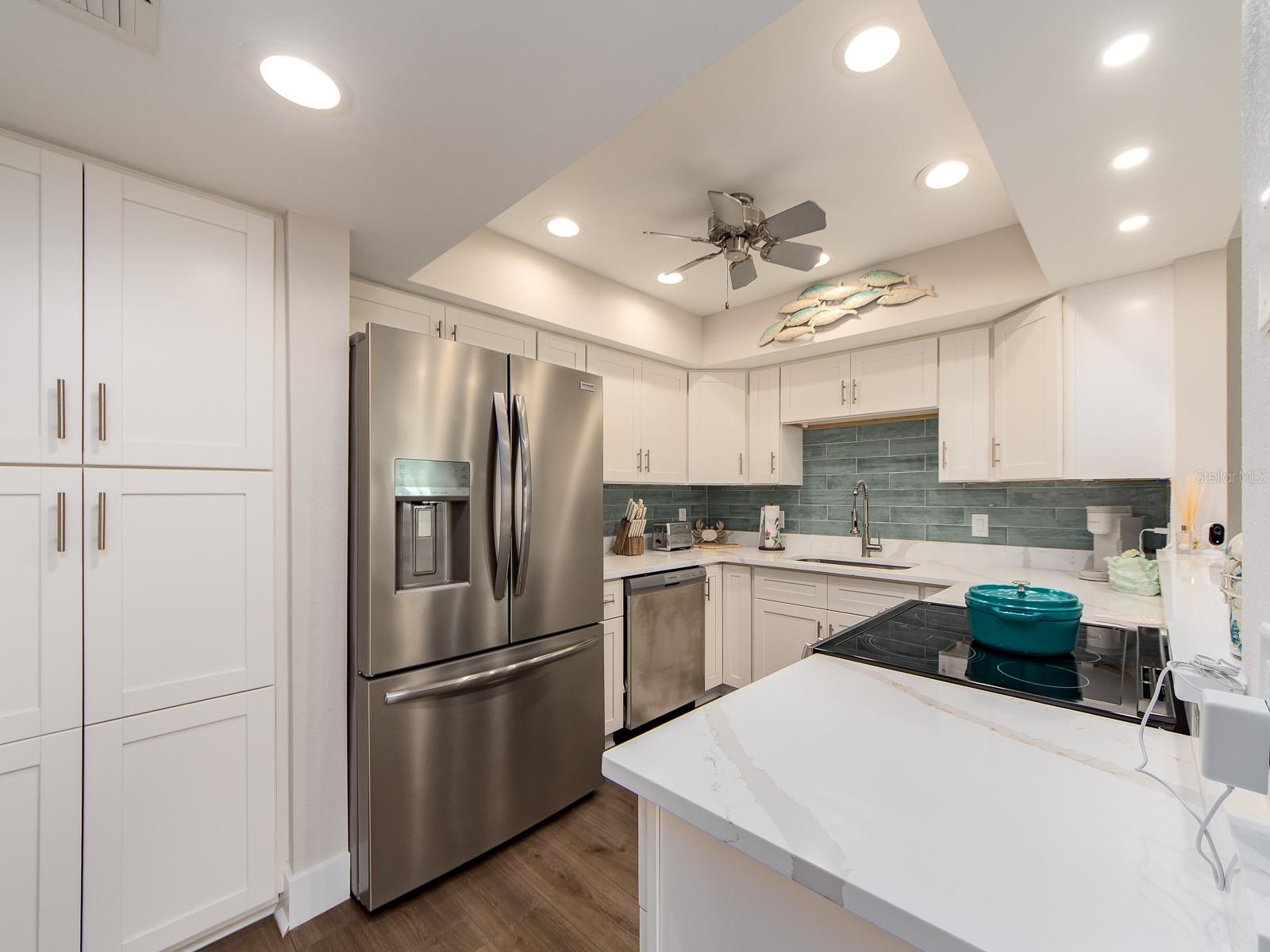 Image 11 of 51 For 1401 Gulf Boulevard 117