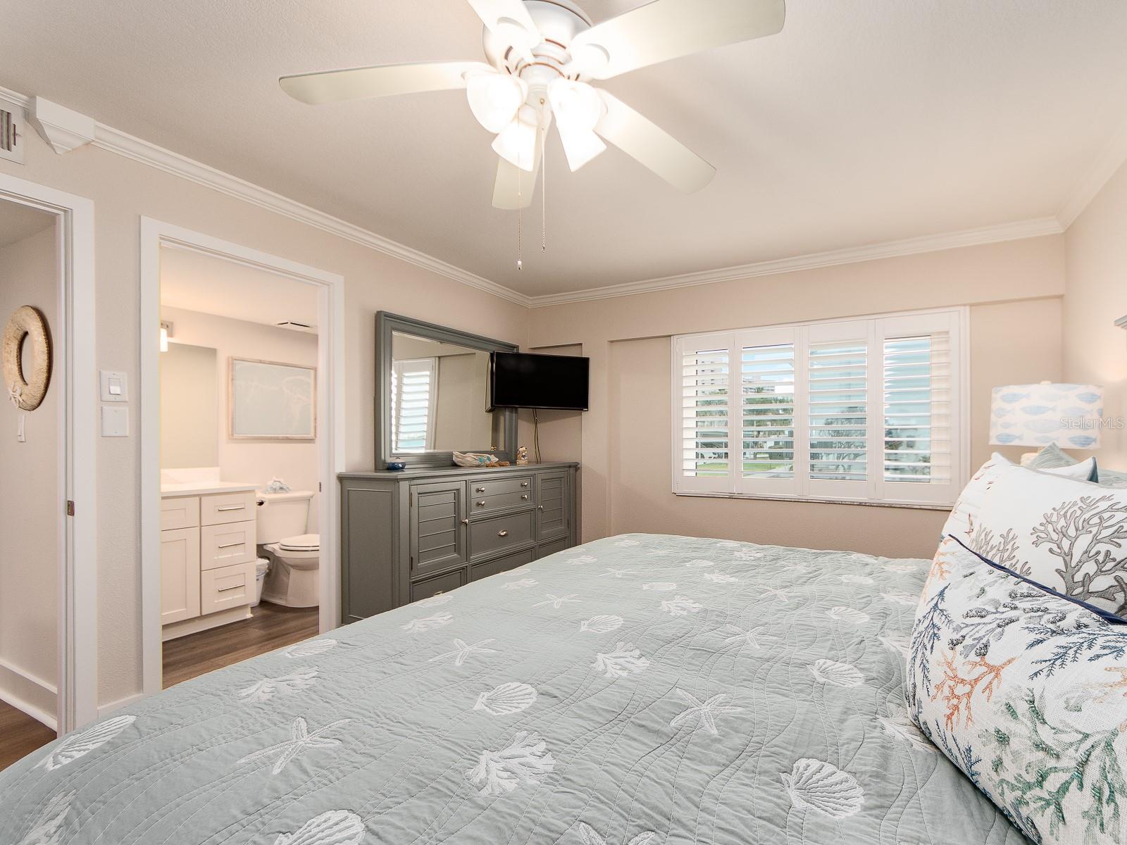 Image 15 of 51 For 1401 Gulf Boulevard 117