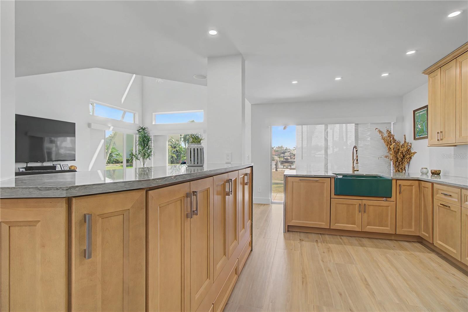 Image 13 of 50 For 140 Eveningstar Cay