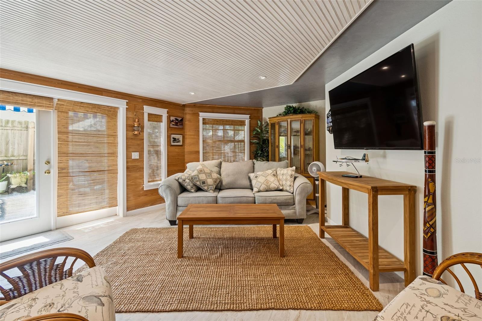 Image 43 of 80 For 1823 Highland Road