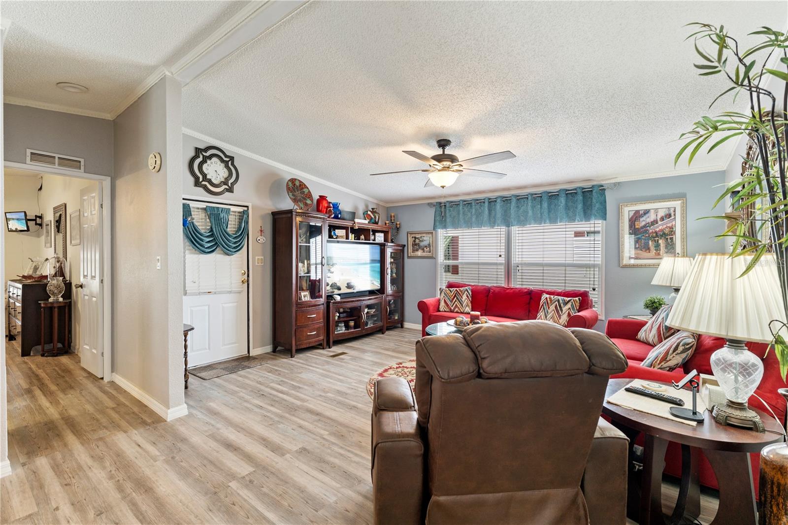 Image 16 of 63 For 3120 Pond Hollow Street