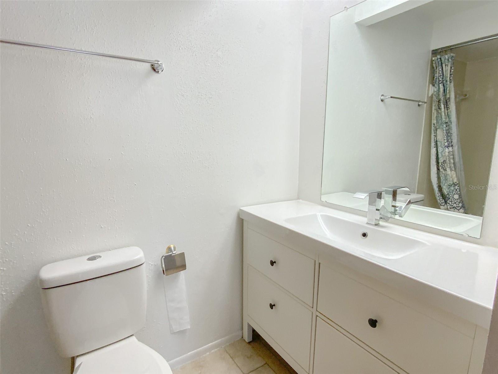 Image 13 of 25 For 6036 Chesham Drive 5