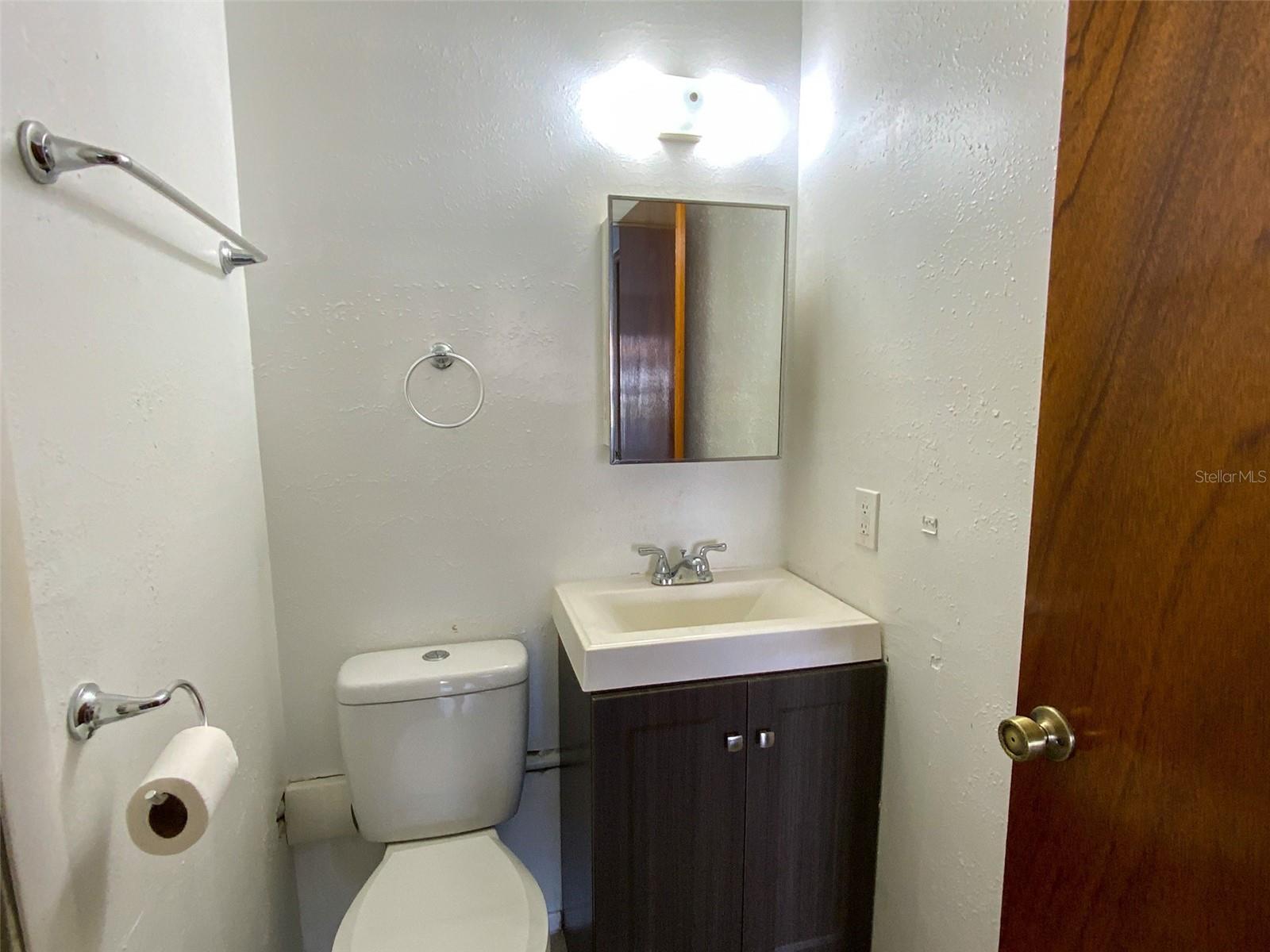 Image 15 of 25 For 6036 Chesham Drive 5