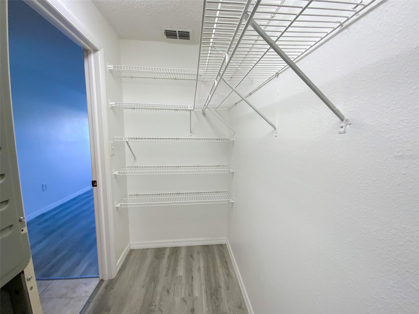 Image 17 of 25 For 6036 Chesham Drive 5