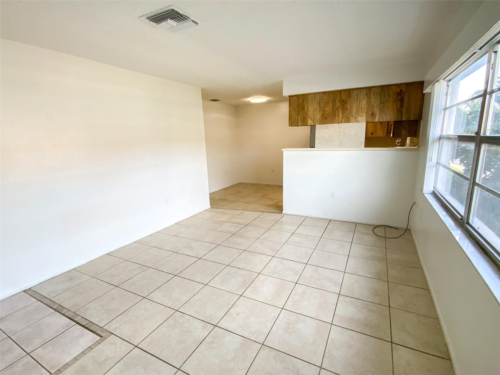 Image 7 of 25 For 6036 Chesham Drive 5