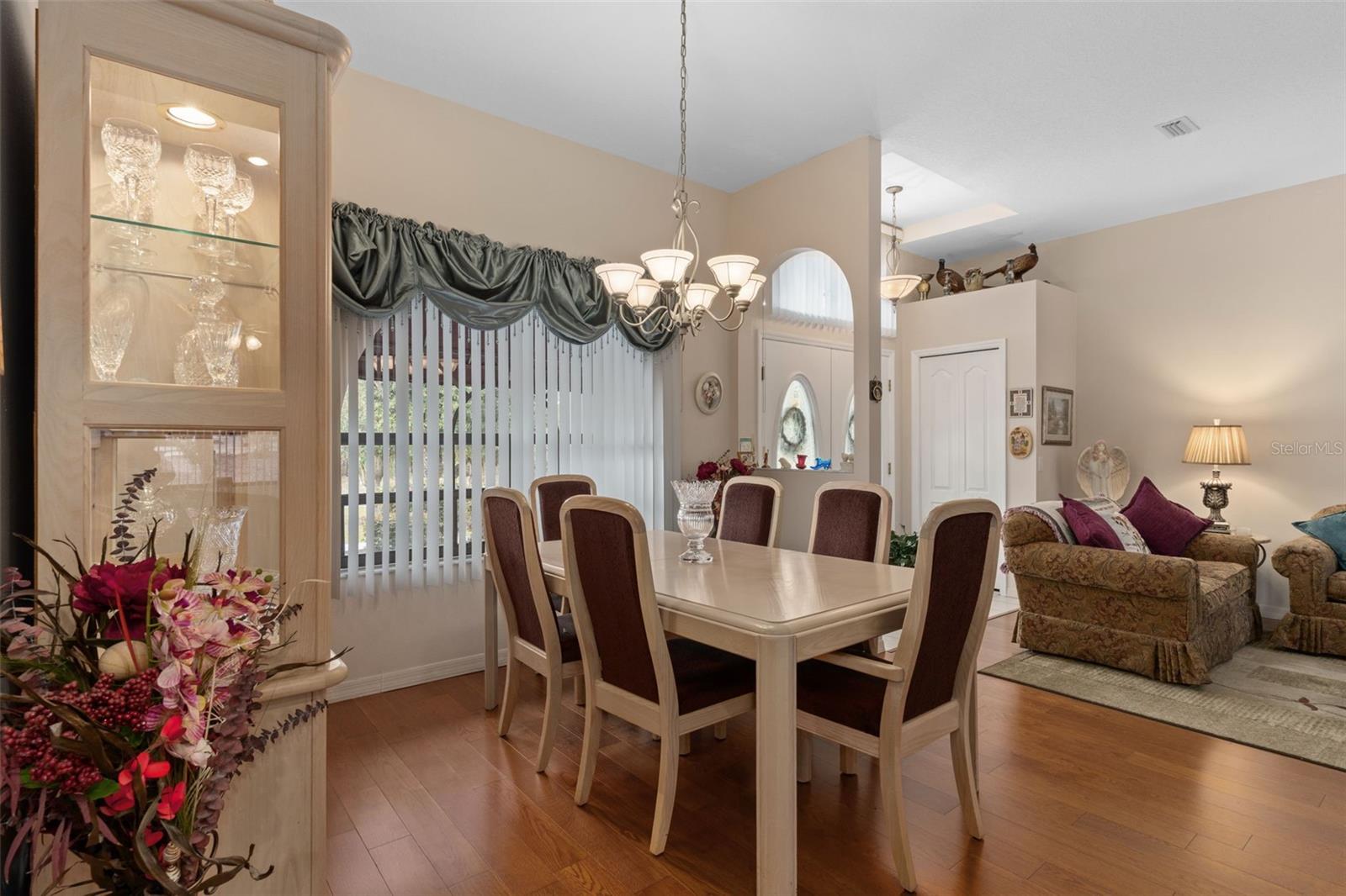 Image 13 of 61 For 122 Corkwood Boulevard