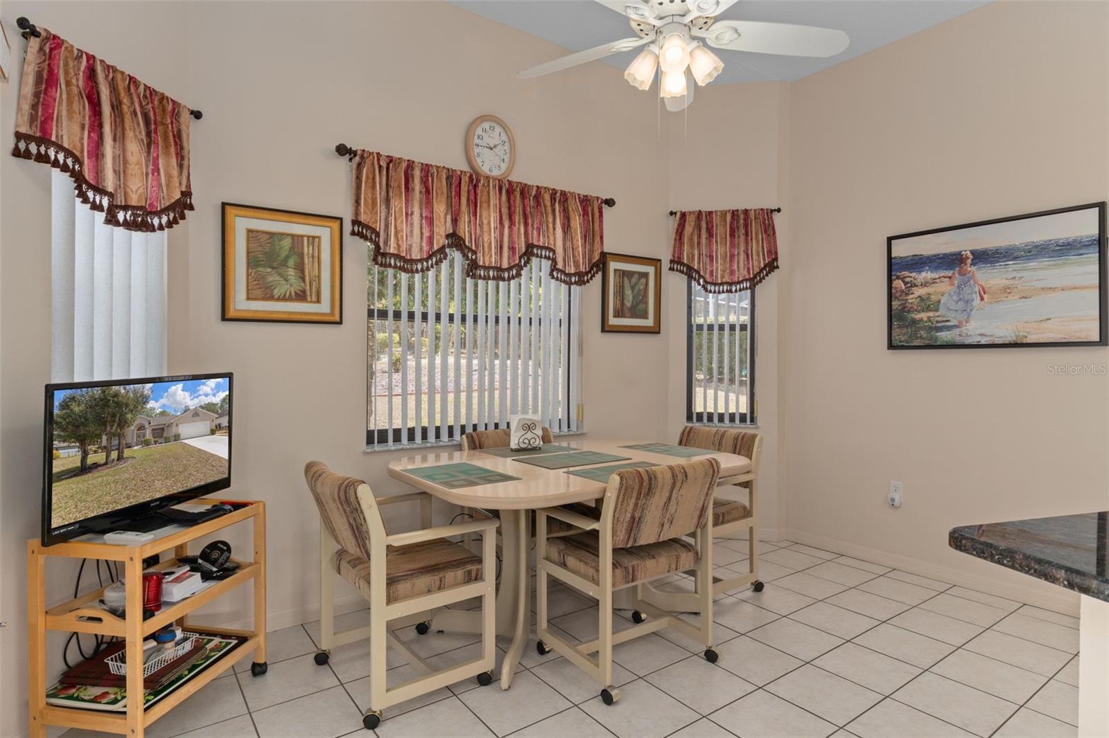 Image 18 of 61 For 122 Corkwood Boulevard