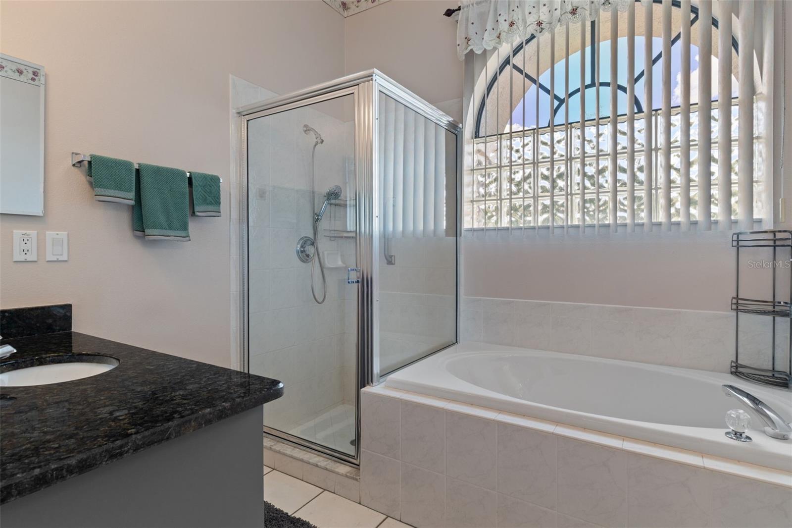 Image 24 of 61 For 122 Corkwood Boulevard