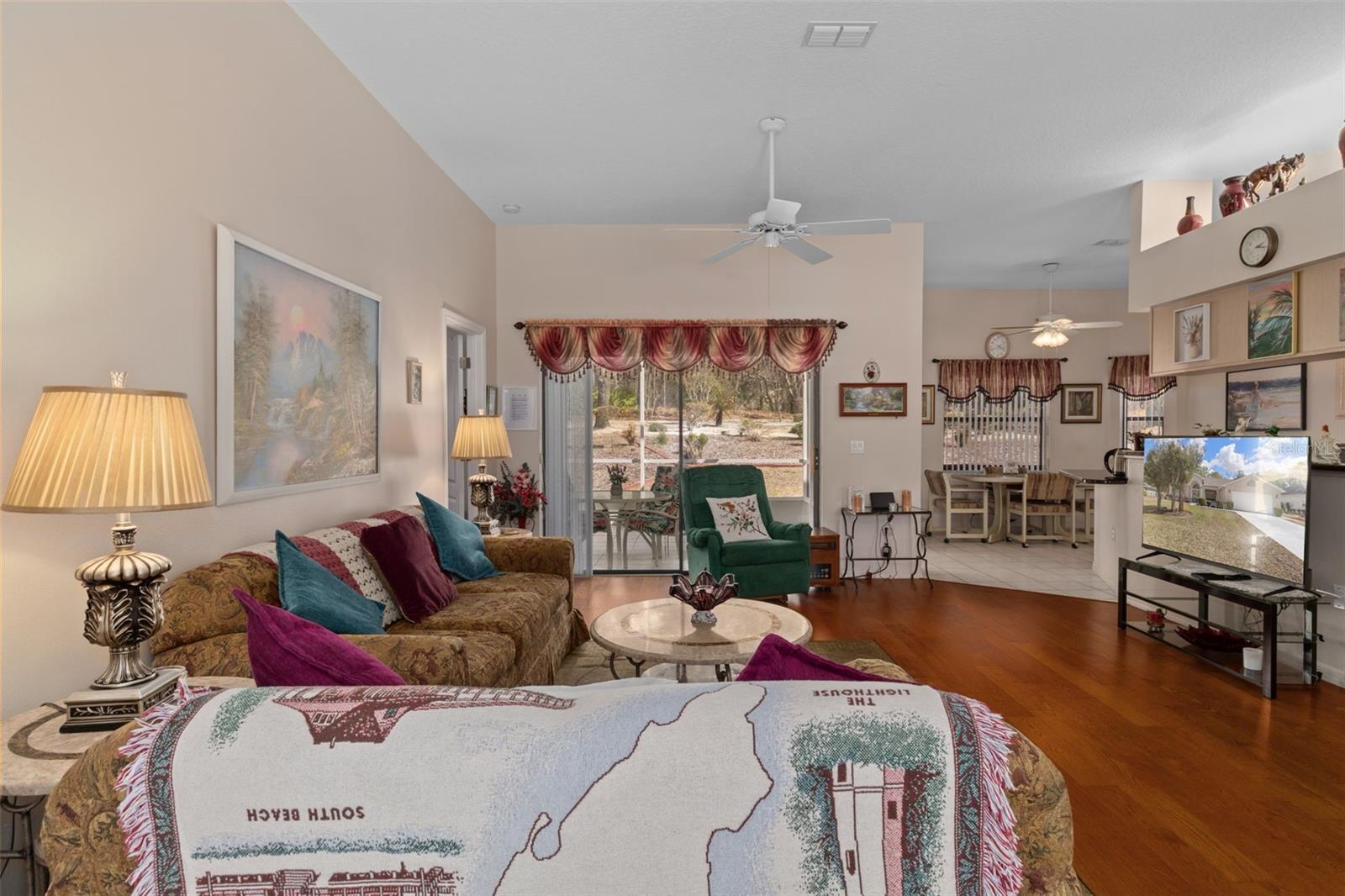 Image 7 of 61 For 122 Corkwood Boulevard