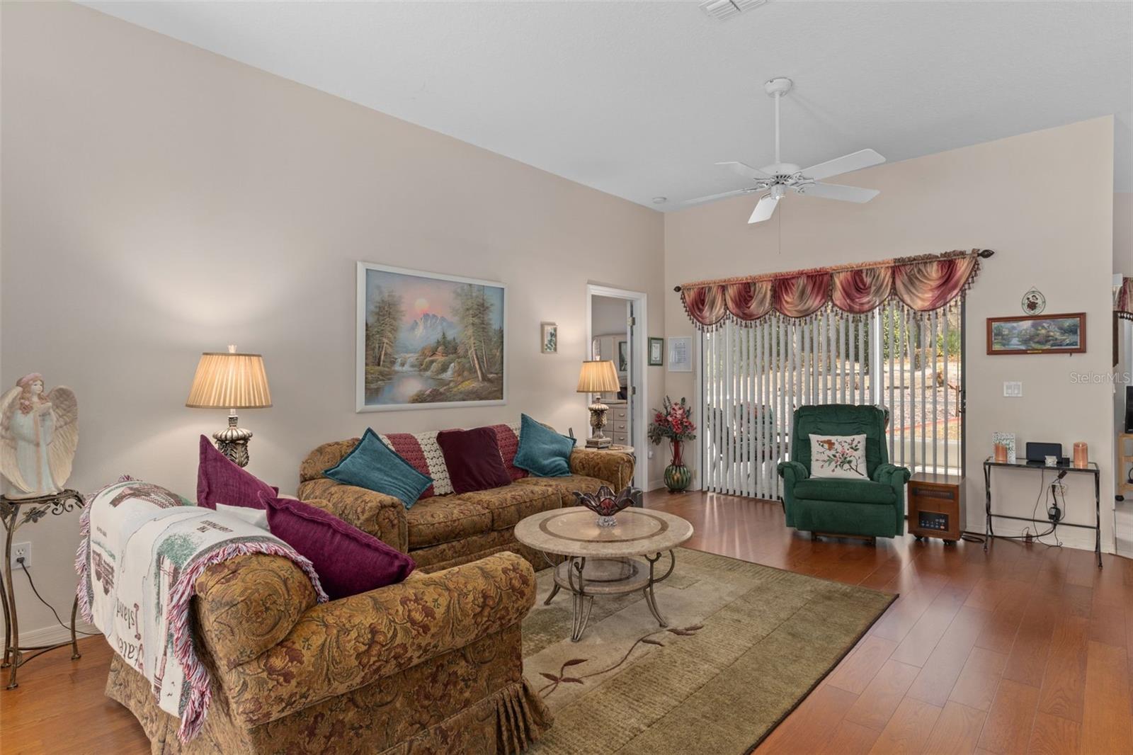 Image 8 of 61 For 122 Corkwood Boulevard